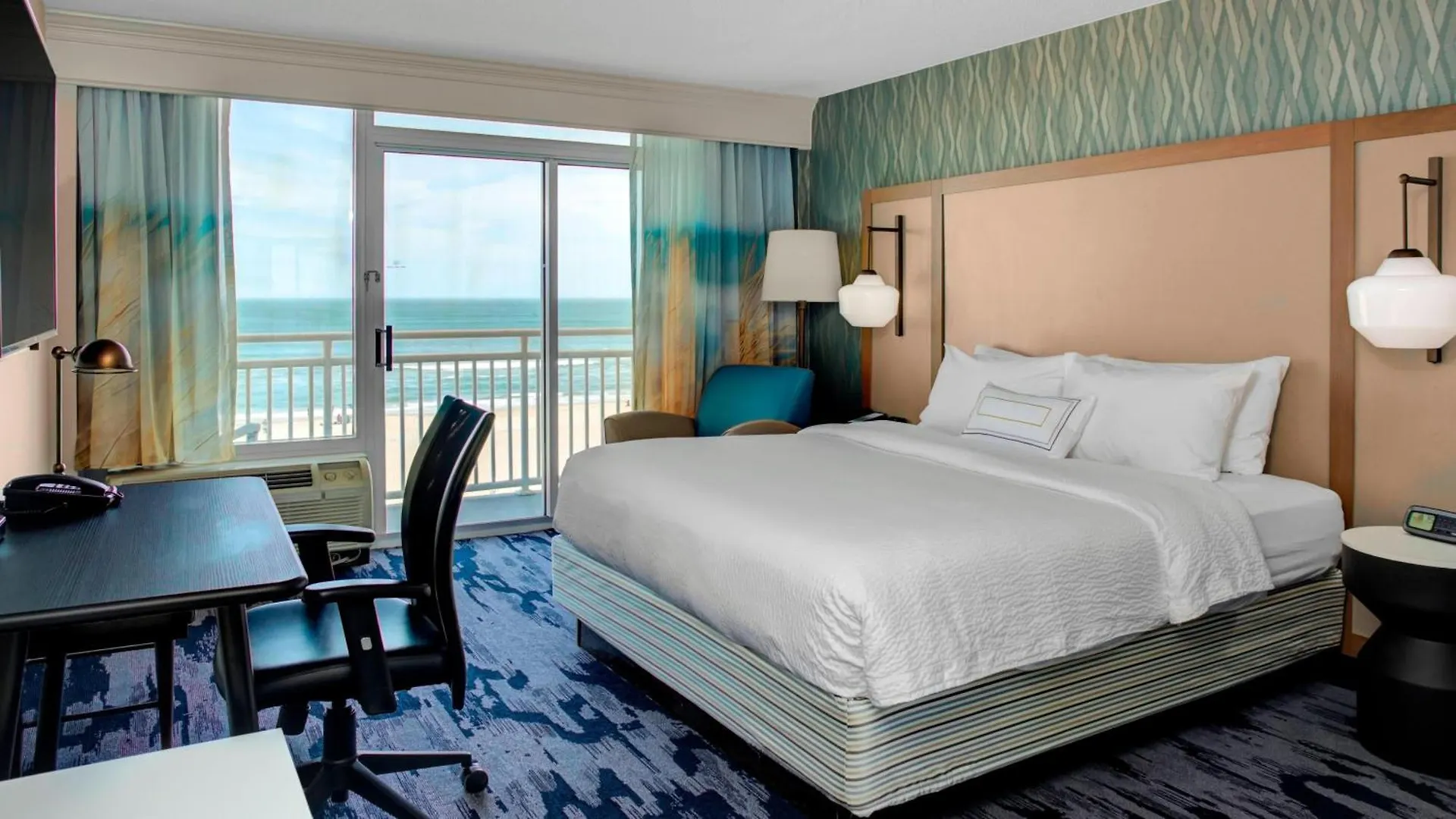 Fairfield Inn & Suites By Marriott Virginia Beach Oceanfront מלון