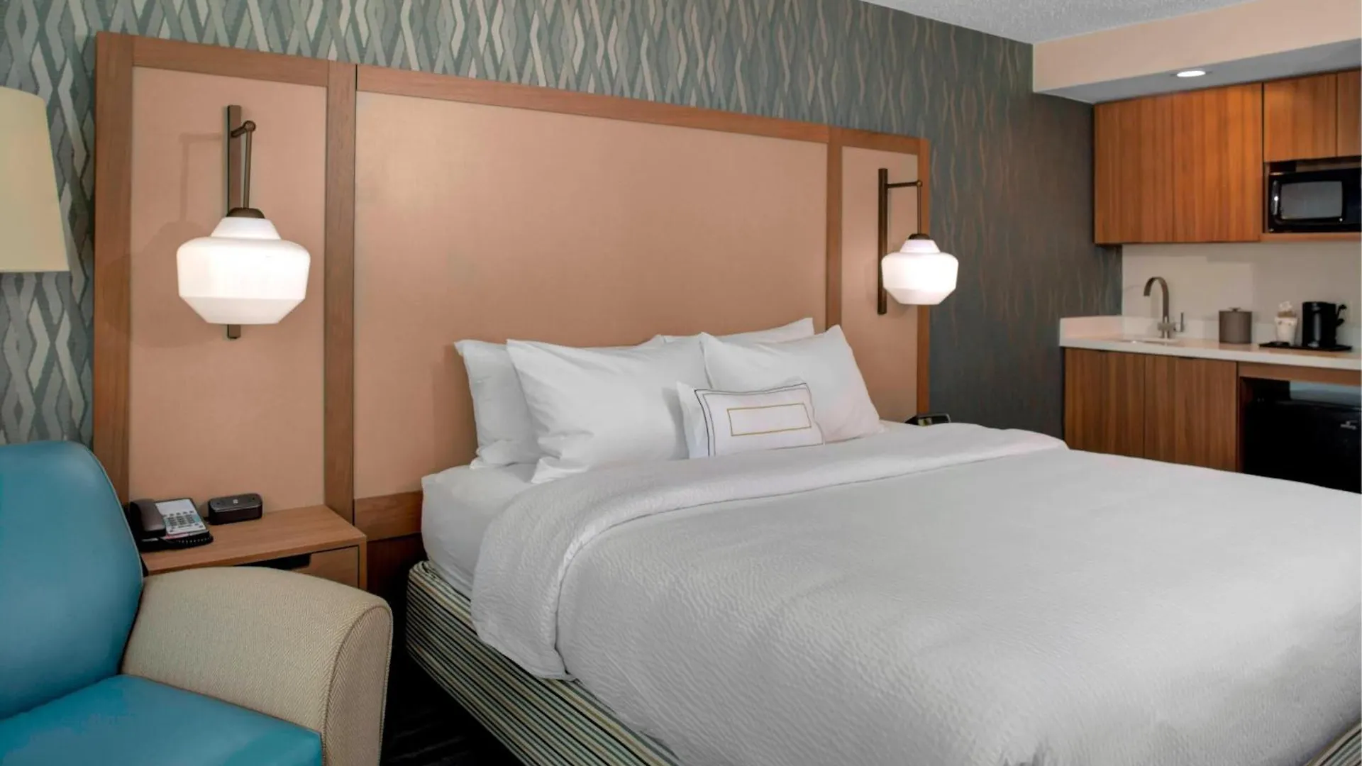 Fairfield Inn & Suites By Marriott Virginia Beach Oceanfront 3*,