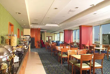 Fairfield Inn & Suites By Marriott Virginia Beach Oceanfront Hotel